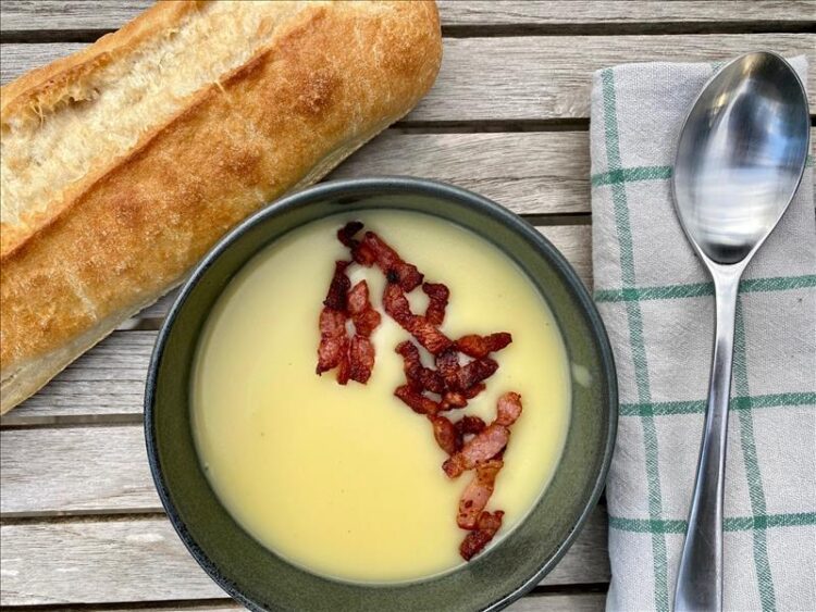 Kartoffelsuppe med bacon