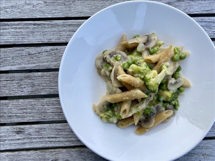 Vegetar one pot pasta med broccoli