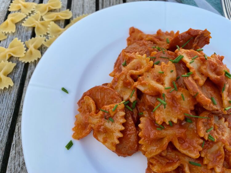 Svensk pølseret med pasta