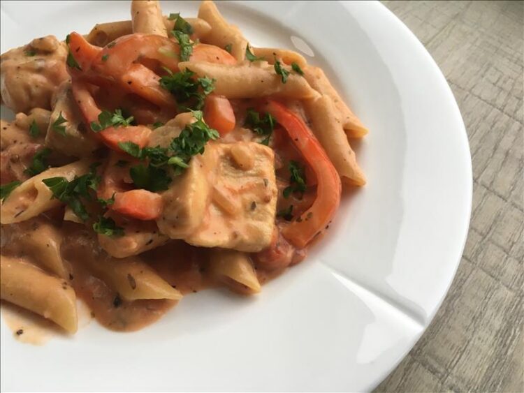 One pot pasta med kylling og peberfrugt